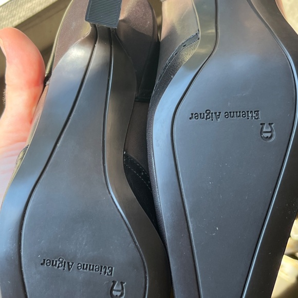 Etienne Aigner two tone chocolate heel - Picture 9 of 10